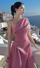 IRREGULAR ONE-SHOULDER MIDI DRESS IN RED