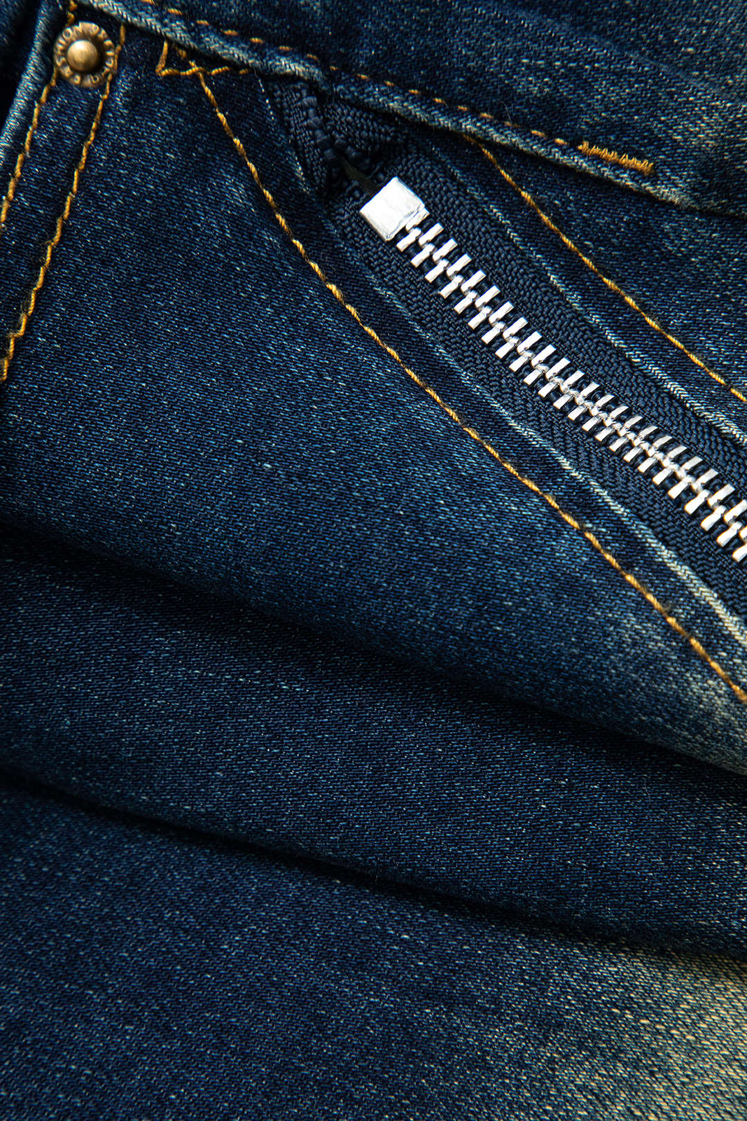 Faded Frayed Trim Zipper Denim Shorts