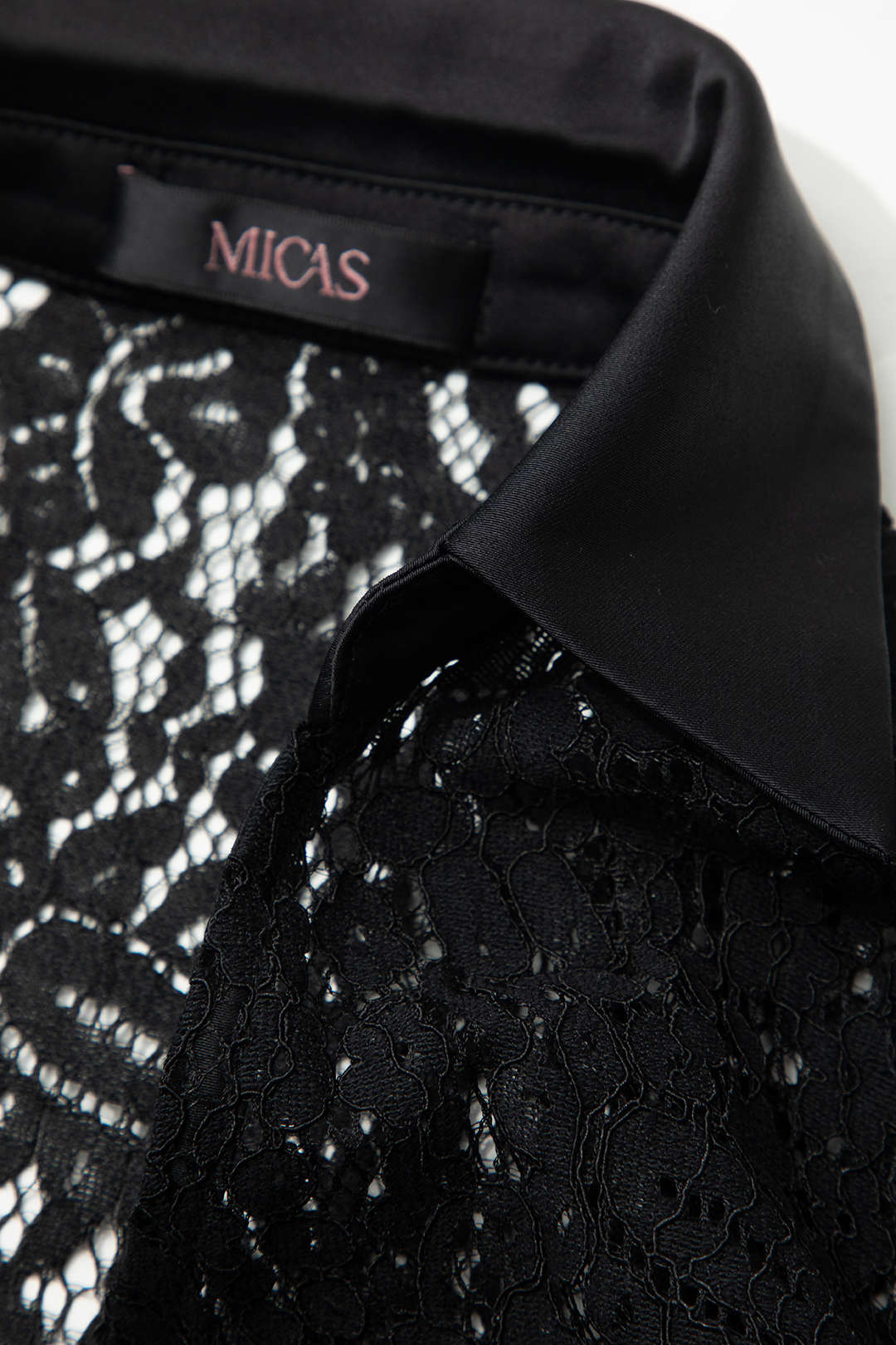 Lace V-neck Tie Buckle Long Sleeve Crop Top