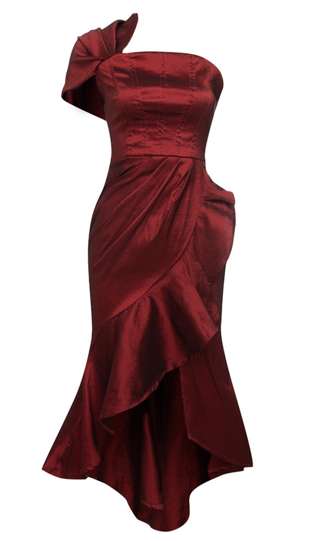 ONE SHOULDER MAXI DRESS IN RED