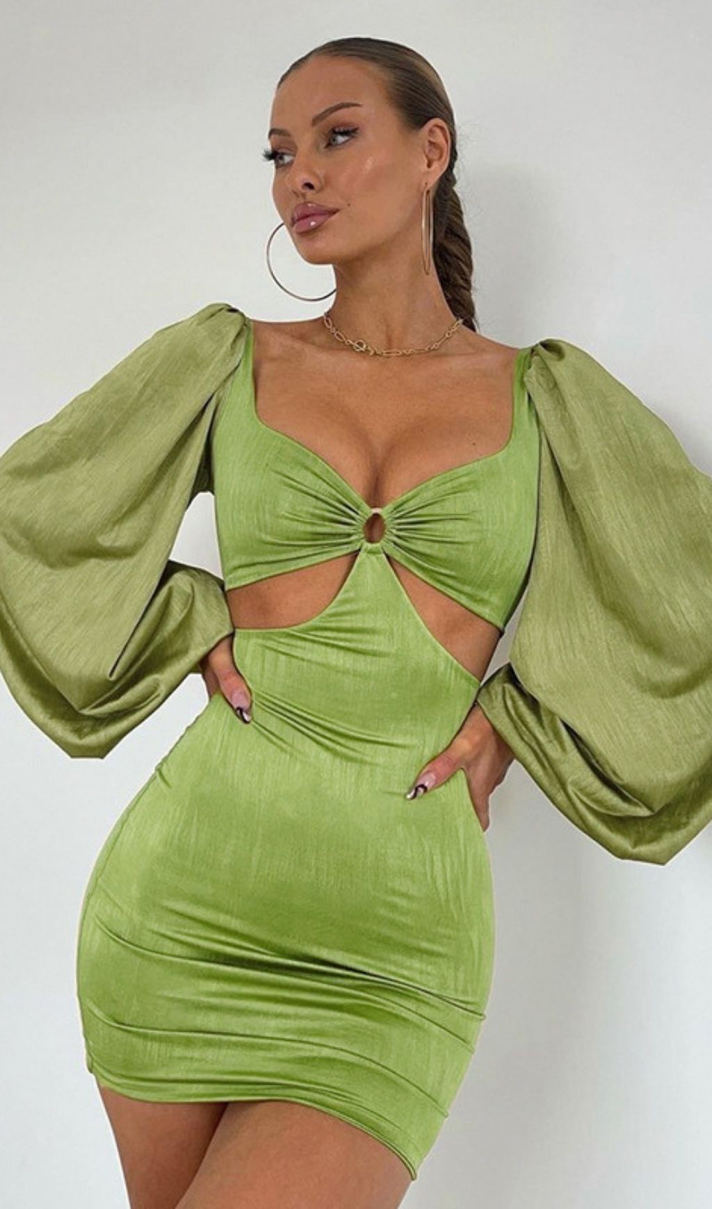 CAGE SLEEVE HOLLOW MINI DRESS IN GREEN