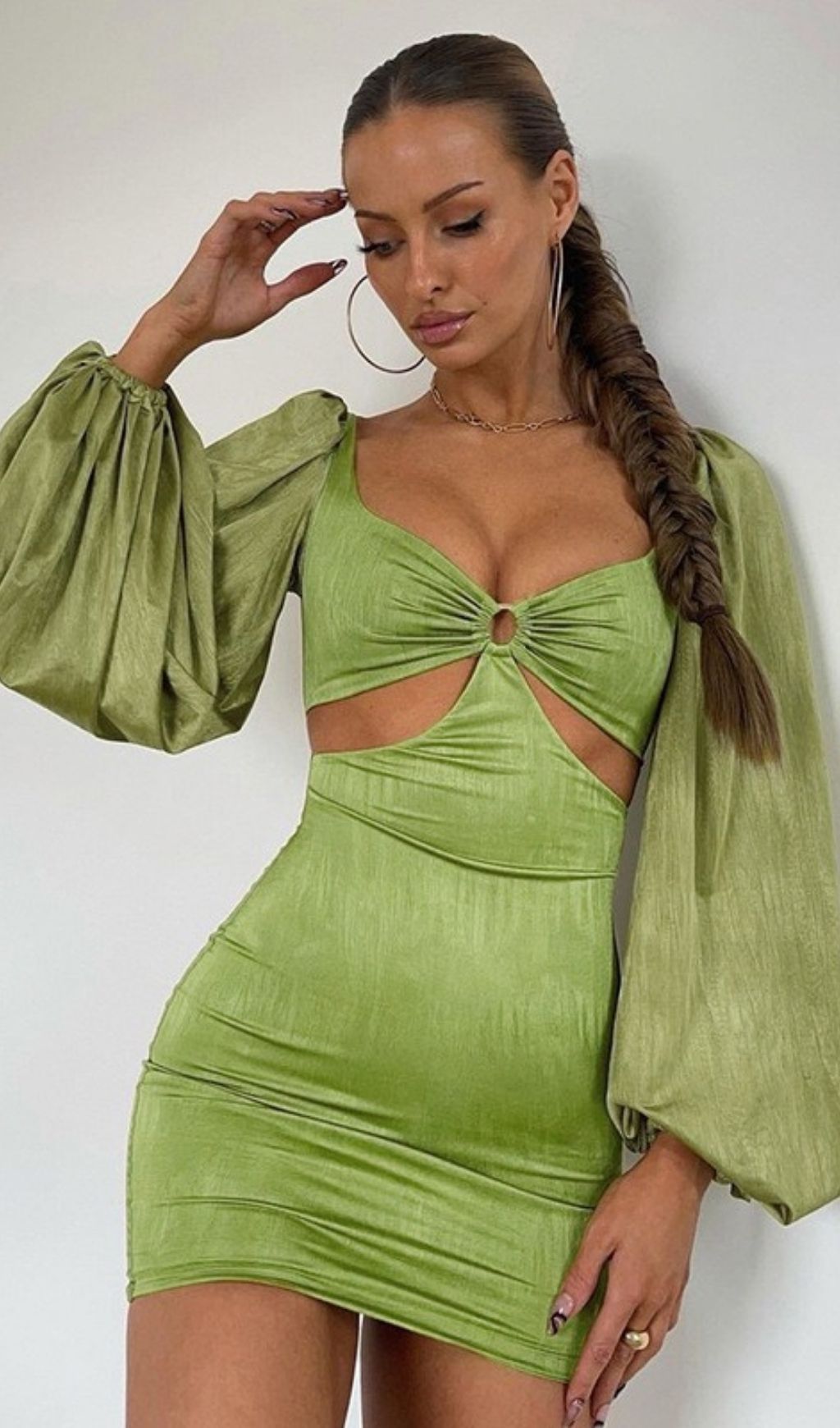 CAGE SLEEVE HOLLOW MINI DRESS IN GREEN