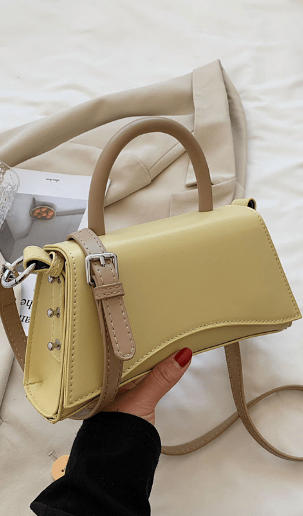 CONTRASTING SIMPLE HOURGLASS HANDBAG